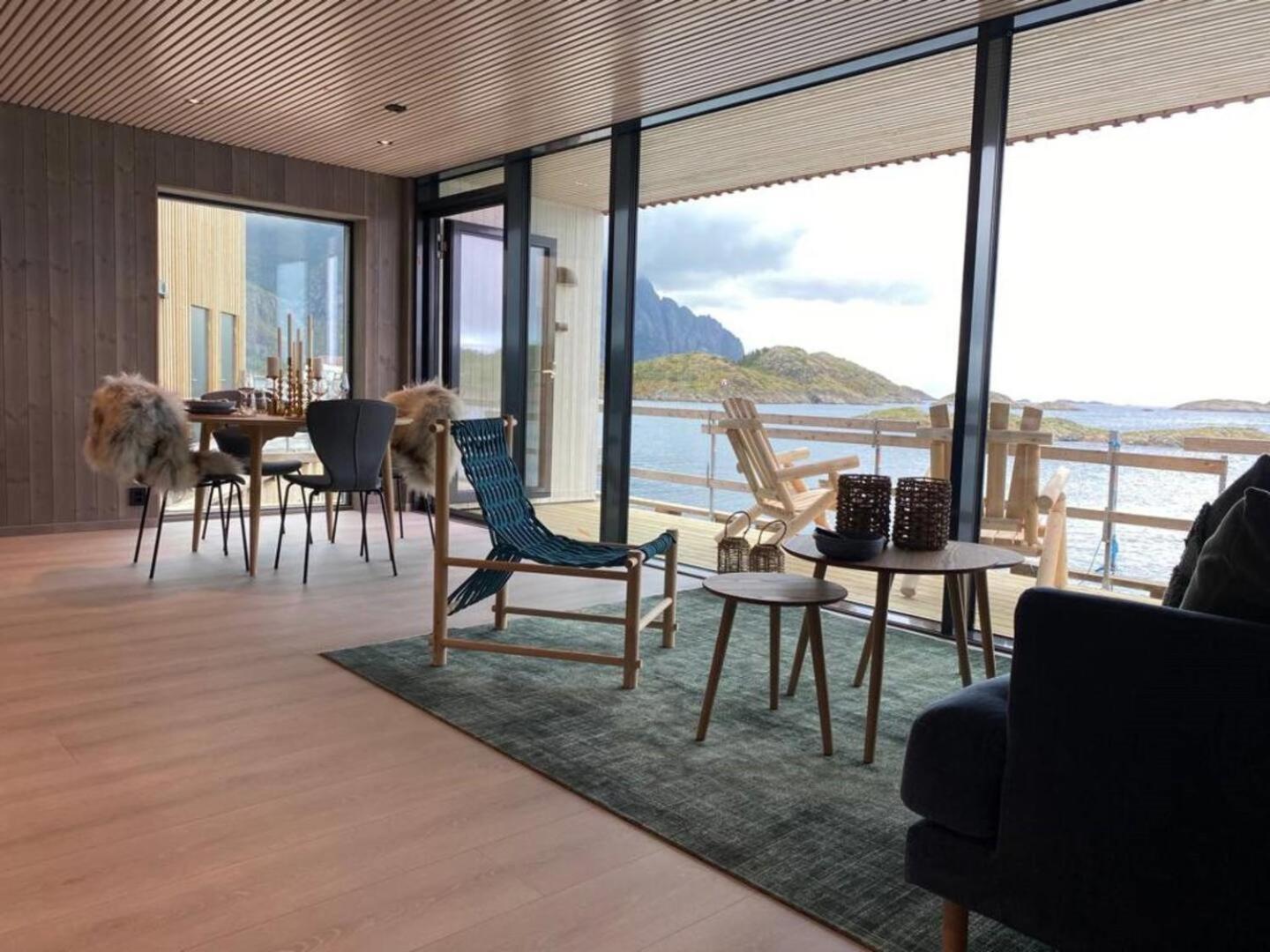 Waterfront Apartment With Panoramic Sea View Henningsvær Eksteriør bilde