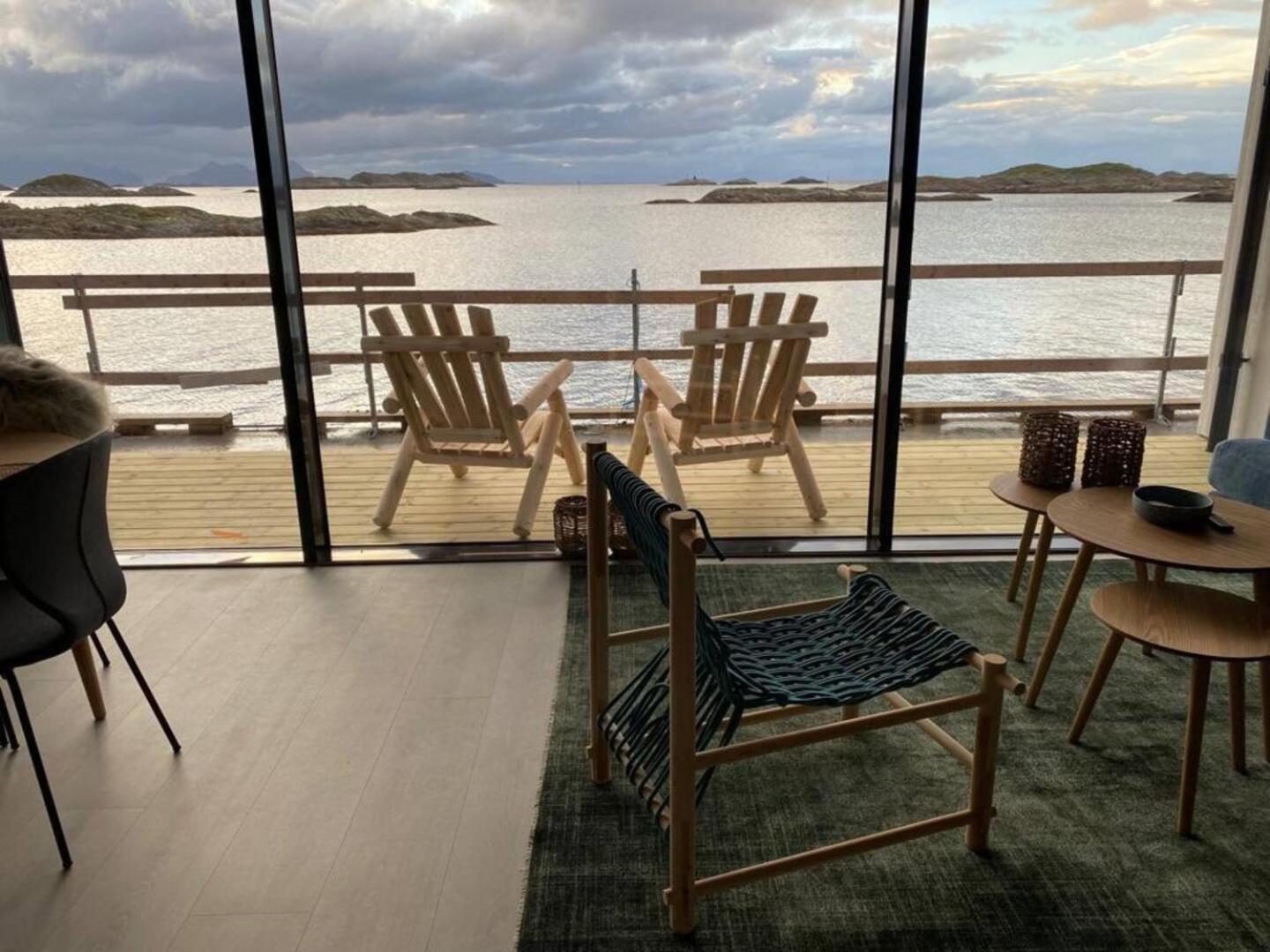 Waterfront Apartment With Panoramic Sea View Henningsvær Eksteriør bilde