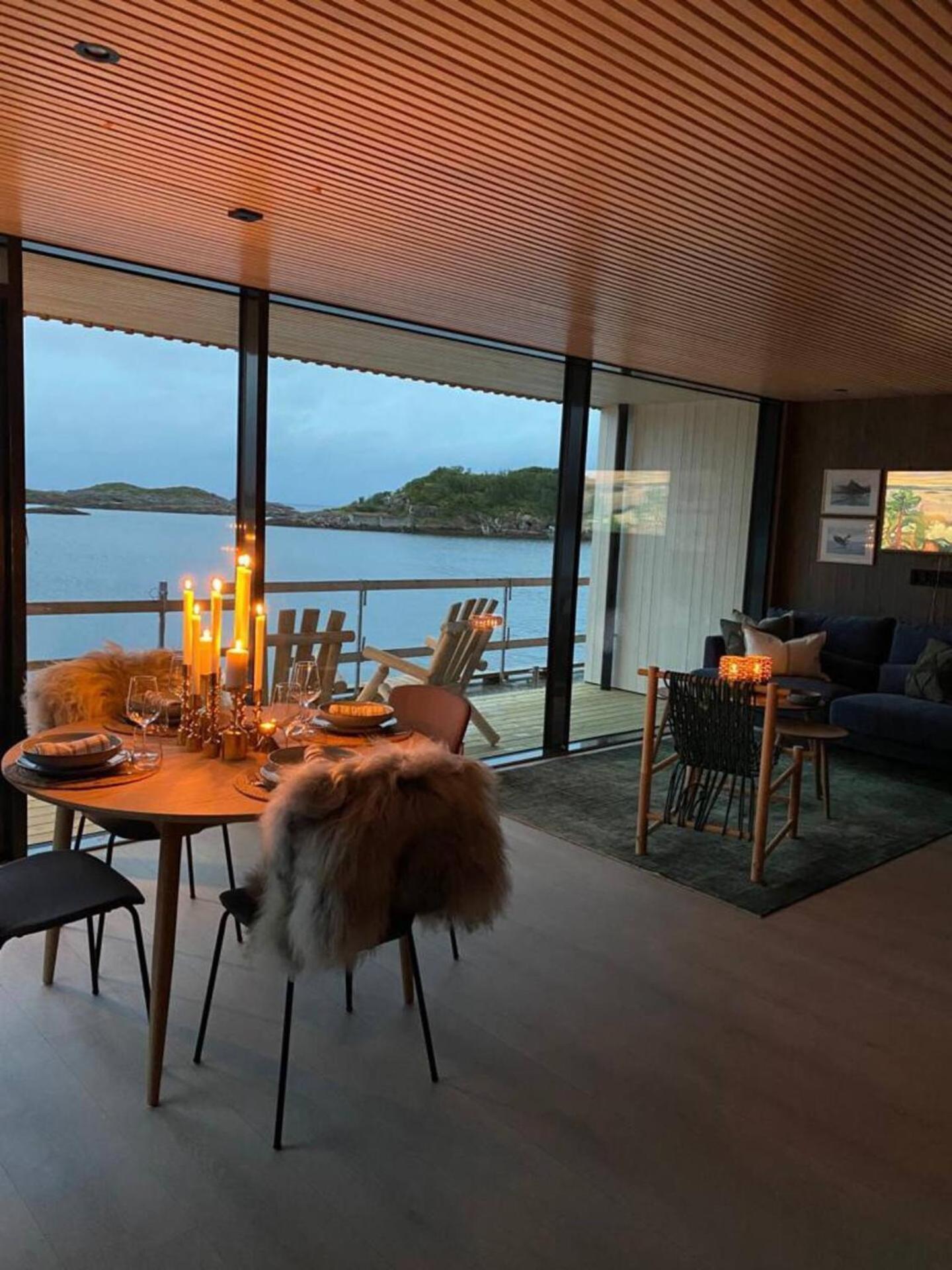 Waterfront Apartment With Panoramic Sea View Henningsvær Eksteriør bilde