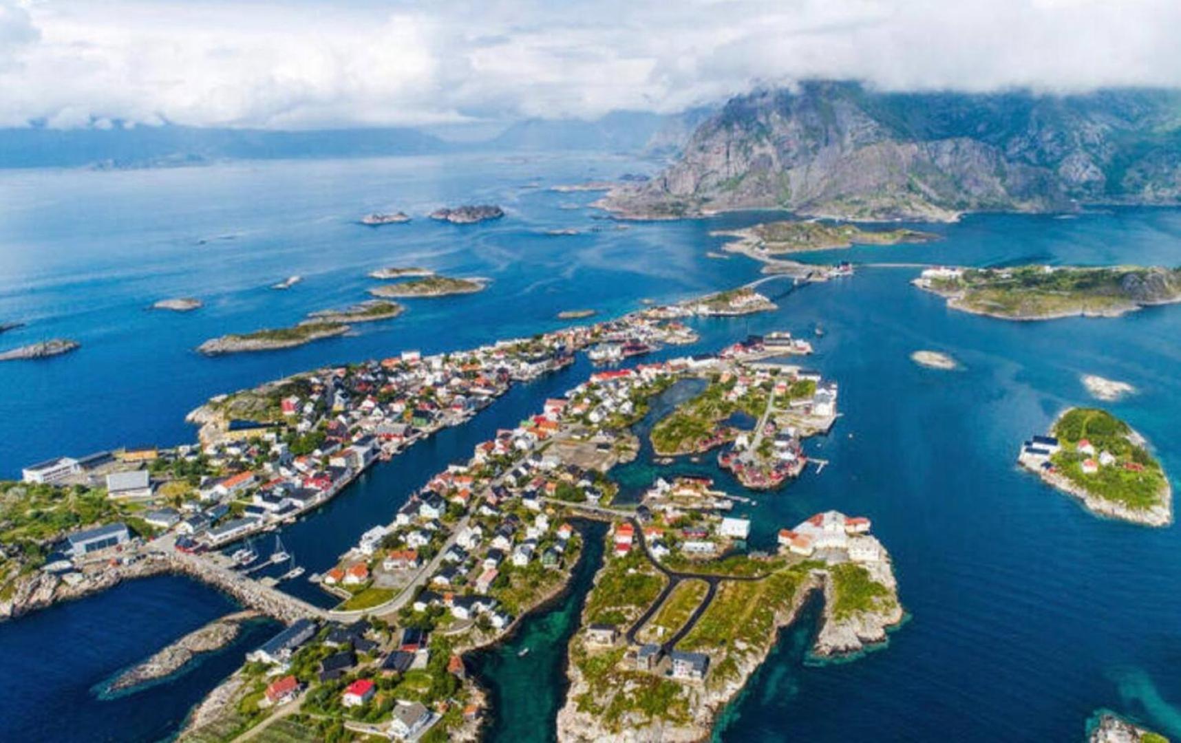 Waterfront Apartment With Panoramic Sea View Henningsvær Eksteriør bilde