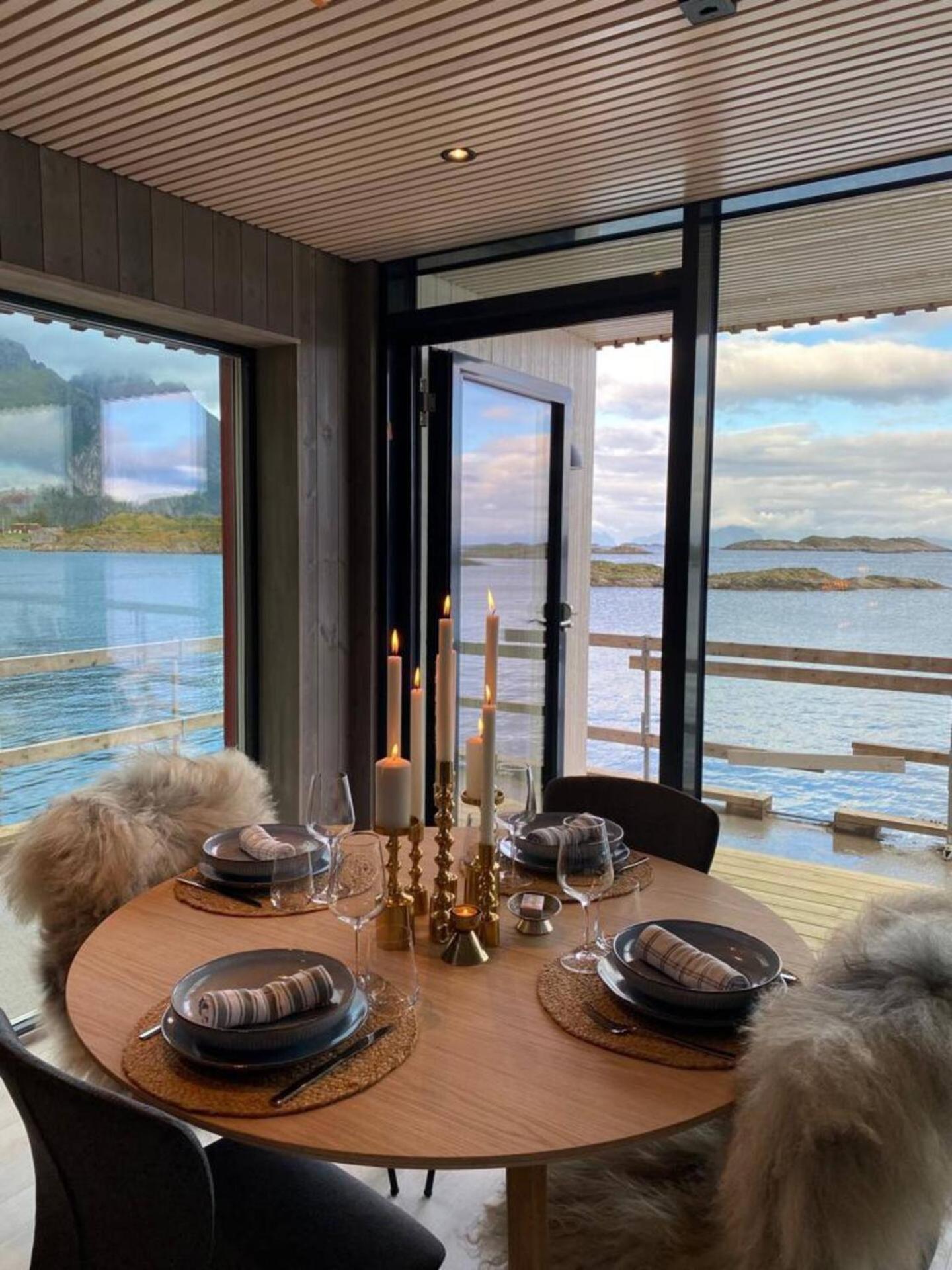 Waterfront Apartment With Panoramic Sea View Henningsvær Eksteriør bilde
